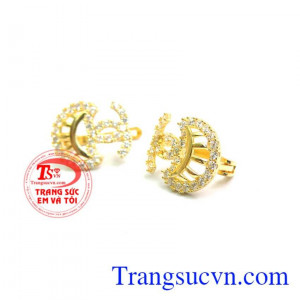 Hoa tai vàng kiểu cách chất lượng vàng đảm bảo uy tín.