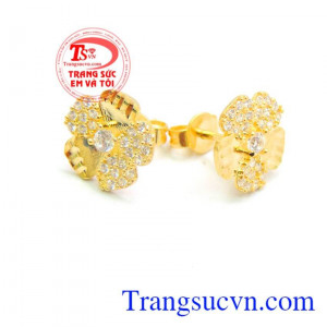 Đôi Bông Hoa tai nữ tính vàng dành riêng cho nữ.