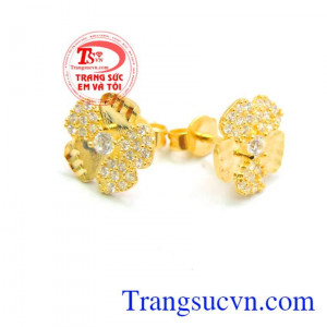 Bông Hoa tai nữ tính vàng được làm từ vàng 10k đảm bảo chất lượng vàng, mẫu thiết kế với ý tưởng từ bông hoa tạo nên đôi.