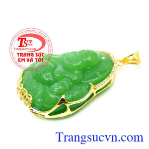 Mặt phật xanh ngọc vàng đẹp với chạm khắc sắc nét,làm tôn lên vẻ đẹp