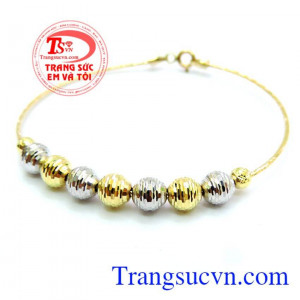 Lắc vàng nhập khẩu nguyên chiếc từ Italy thương hiệu trang sức hàng đầu. Lắc vàng nắm giữ tình yêu 