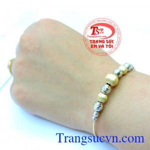 Bảo hành 6 tháng giao lắc vàng italy hạnh phúc toàn quốc rất nữ tính và phù hợp mới mọi trang phục. Lắc vàng italy hạnh phúc