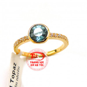 Nhẫn nữ vàng tây gắn đá thiên nhiên chế tác tinh tế mang đến những đường nét sáng,bóng bền đẹp cho chiếc nhẫn nữ đeo hợp thời trang,chất lượng vàng được đảm bảo uy tín