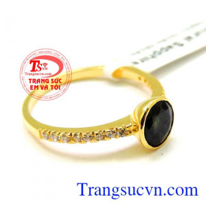 Đá thiên nhiên hộ mệnh mang lại may mắn, sức khỏe cho người sử dụng. Khách hàng ưa chuộng sản phẩm Nhẫn nữ vàng tây đá quý bền đẹp