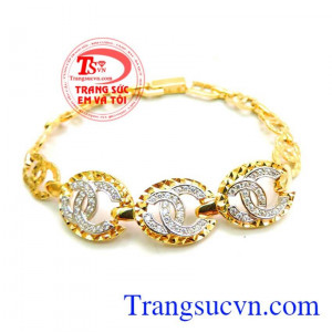 Chiếc Lắc vàng 18k đẹp chất lượng đảm bảo uy tín.