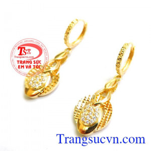 Hoa tai vàng 18k nữ giao toàn quốc.
