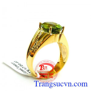 Nhẫn vàng peridot hộ mệnh