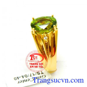 Nhẫn vàng peridot hộ mệnh