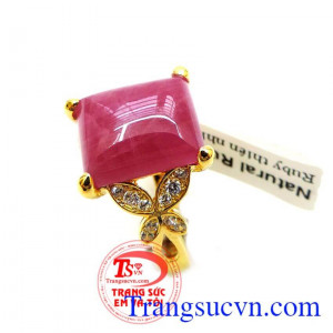 Nhẫn nữ vàng tây gắn đá thiên nhiên chế tác tinh tế mang đến những đường nét sáng,bóng bền đẹp cho chiếc nhẫn nữ đeo hợp thời trang,chất lượng vàng được đảm bảo uy tín