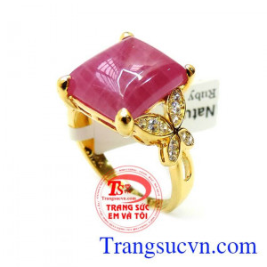 Đá thiên nhiên hộ mệnh mang lại may mắn, sức khỏe cho người sử dụng. Khách hàng ưa chuộng sản phẩm Nhẫn nữ vàng tây đá quý bền đẹp