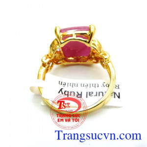 Đá thiên nhiên hộ mệnh mang lại may mắn, sức khỏe cho người sử dụng. Khách hàng ưa chuộng sản phẩm Nhẫn nữ vàng tây đá quý bền đẹp