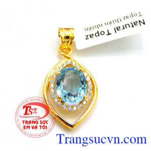 Trang Sức Vàng Topaz mang lại vẻ quý phái, sang trọng cho người đeo.