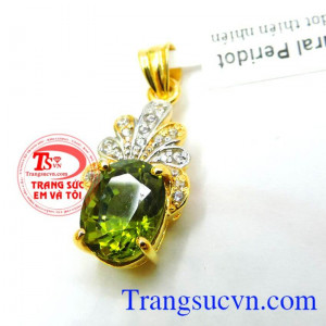 Trang sức Peridot mệnh hỏa yêu thương.