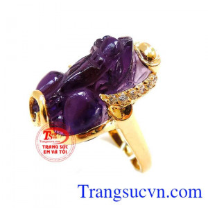 Nhẫn vàng tỳ hưu đá màu tím nhân tạo,Nhẫn nữ được làm bằng vàng 10k chất lượng đảm bảo,Uy tín dành cho nữ đeo,nhẫn tỳ hưu giá rẻ, bảo hành 6 tháng,Giao hàng qua chuyển phát nhanh.