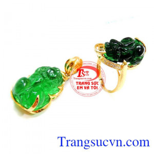 Bộ tỳ hưu vàng đá xanh có thể mang lại những lợi ích về sức khỏe và phong thủy.