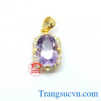 Bộ Nhẫn Mặt Hoa tai Thạch anh tím gồm 1 chiếc nhẫn nữ thạch anh tím,1 chiếc mặt dây thạch anh tím,1 đôi hoa tai thạch anh tím chất lượng.