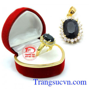 Bộ Nhẫn và Mặt Vàng Sapphire đen thiên nhiên.