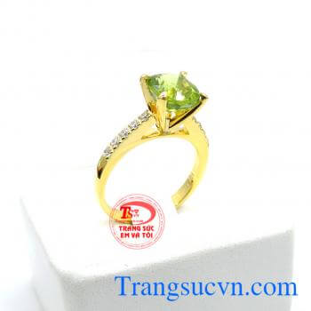 Giao Bộ Trang Sức Vàng Peridot Mệnh Hỏa và Mộc toàn quốc thanh toán an toàn. Bộ Trang Sức Vàng Peridot Mệnh Hỏa và Mộc.