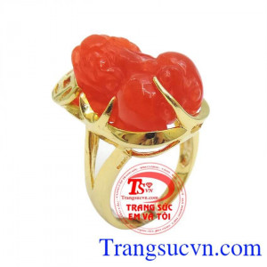 Nhẫn vàng màu tinh tế gắn tỳ hưu đá thiên nhiên, mang lại may mắn và hộ mệnh, Nhẫn nữ vàng tây dành cho phái đẹp