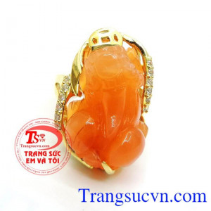 Nhẫn vàng màu tinh tế gắn tỳ hưu đá thiên nhiên, mang lại may mắn và hộ mệnh, Nhẫn nữ vàng tây dành cho phái đẹp