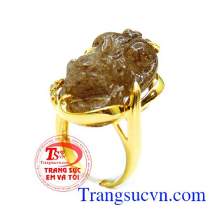 Nhẫn Nữ Thạch Anh tóc Nâu,Nhẫn vàng tỳ hưu,Nhẫn nữ bọc vàng chất lượng vàng và đá đảm bảo,Bảo hành 12 tháng,Giao nhẫn nữ tỳ hưu toàn quốc,Chiếc Nhẫn Nữ Thạch Anh tóc Nâu Hợp với mệnh Mộc và Thổ.