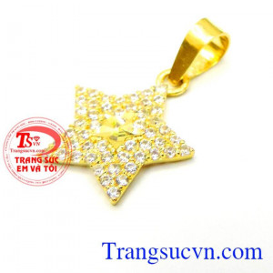 Mặt dây ngôi sao vàng Khách hàng ưa chuộng làm quà trong các dịp lễ tết và ngày kỷ niệm 