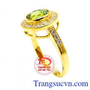 Nhẫn vàng đá mệnh mộc và Nhẫn nữ vàng đá mệnh hỏa,Nhẫn nữ vàng 14k 58.5%Au.Có Giấy kiểm định đá Quý và Vàng kèm theo chiếc Nhẫn vàng đá mệnh mộc,Đá Peridot trao dồi sự thông mình và sáng suốt,may mắn