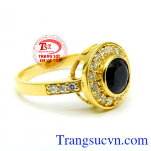 Nhẫn nữ sapphire đen mệnh Thủy,Nhẫn nữ vàng mệnh Mộc,Nhẫn nữ đá đen,Chất lượng đảm bảo uy tín,Giao nhẫn nữ vàng toàn quốc, Thanh toán an toàn, Khách hàng ưa chuộng nhiêu năm