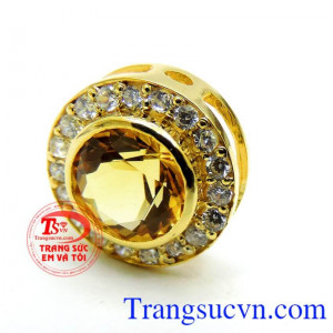 Chiếc Mặt Dây Vàng sức khỏe cho mệnh Kim, Mặt dây đá Citrine đảm bảo chất lượng, uy tín.