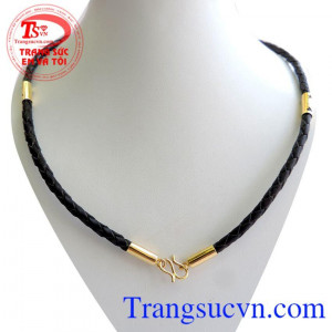 Chiếc Dây da đeo cổ vàng trẻ và sang trọng, Dây da bện bọc 4 đốt vàng chất lượng đảm bảo