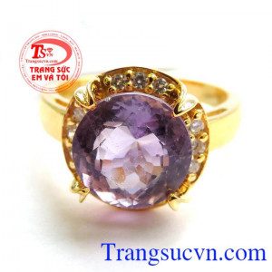 Trang sức Em và Tôi luôn cố gắng tạo ra những sản phẩm chất lượng đến tay khách hàng. Sản phẩm được giao bán trên toàn quốc thanh toán an toàn.