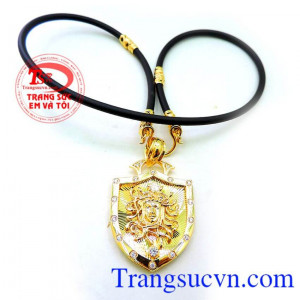 Bộ trang sức hàng hiệu dành cho nam đeo cổ là món quà tặng rất tuyệt vời và được ưa chuộng