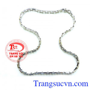 Đeo dây chuyền vàng đeo hợp thời trang, sang trọng khách hàng ưa chuộng và bình chọn nhiều năm liền đối với sản phẩm dây chuyền vàng