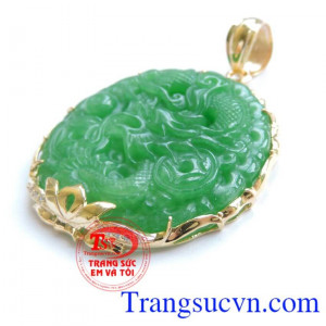 Phù hợp đeo cùng dây chuyền vàng, dây sao su bọc rồng, dây da bọc vàng nam tính và mạnh mẽ