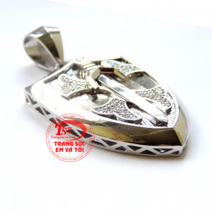 Mặt dây chuyền nam sáng bóng đảm bảo chất lượng hợp thời trang