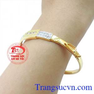 Bạn sẽ không bao giờ phải thất vọng khi sở hữu một chiếc vòng như ý. Vòng nữ vàng quý phái 