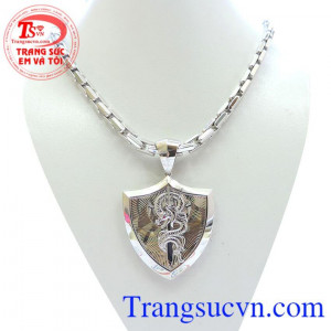 Bộ trang sức tuổi Tỵ vàng trắng rắn là loài khôn và bảo vệ chủ nhân rất tốt