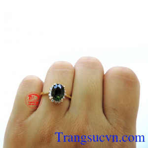 Nhẫn nữ Tuormaline xanh chất lượng đảm bảo uy tín,Nhẫn nữ Tuormaline xanh có giấy kiểm định đá quý và Vàng mang may mắn đến cho mọi người.