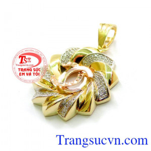 Mặt nữ hoa thời trang