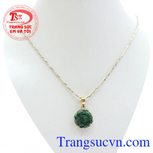 Bộ mặt dây chuyền hoa hồng xanh món quà tặng vĩnh cửu cho phái đẹp.