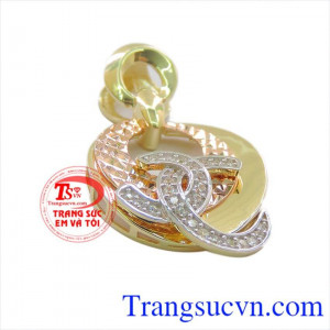 Mặt nữ vàng tây