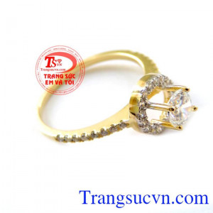 Chiếc Nhẫn Vàng Xinh Xắn chất lượng bền đẹp. Chiếc Nhẫn Vàng Xinh Xắn là món quá mang đến sự ngọt ngào giành cho người mà bạn yêu mến