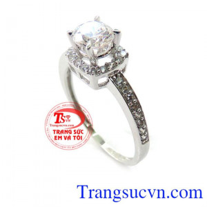 Nhẫn 10k Trắng chất lượng. Trang sức em và tôi chuyên cung cấp các loại nhẫn nữ đẹp, uy tín và chất lượng sang trọng dịu dàng đáng yêu chất liệu vàng 10k thiết kế tinh tế đơn giản mà năng động và thời trang, tôn lên nét cá tính của bạn.