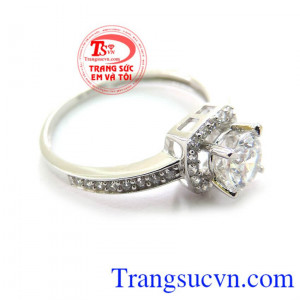 Nhẫn 10k Trắng chất lượng. Trang sức em và tôi chuyên cung cấp các loại nhẫn nữ đẹp, uy tín và chất lượng sang trọng dịu dàng đáng yêu chất liệu vàng 10k thiết kế tinh tế đơn giản mà năng động và thời trang, tôn lên nét cá tính của bạn.