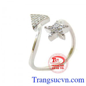 Nhẫn Nữ Vàng Trắng Ngôi Sao May Mắn chất lượng. Nhẫn Nữ Vàng Trắng Ngôi Sao May Mắn mang lại sự duyên dáng, sang trọng và quý phái