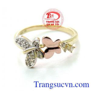 Nhẫn Nữ Cánh Bướm Dễ Thương chất lượng vàng 10k. Nhẫn nữ là món quà ý nghĩa dành cho phái đẹp,là sản phẩm được nhiều phái nam lựa chọn để tặng cho người mình yêu thương