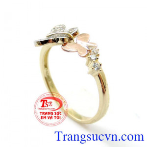 Nhẫn Nữ Cánh Bướm Dễ Thương chất lượng vàng 10k. Nhẫn nữ là món quà ý nghĩa dành cho phái đẹp,là sản phẩm được nhiều phái nam lựa chọn để tặng cho người mình yêu thương