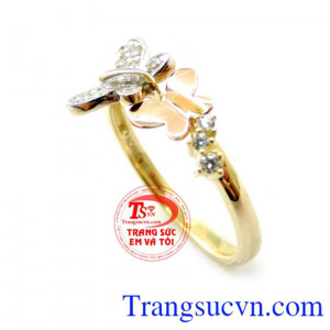 Nhẫn Nữ Cánh Bướm Dễ Thương đeo xinh xinh trên ngón tay đeo nhẫn, nhẫn nữ bảo hành 6 tháng giao toàn quốc, thanh toán an toàn.