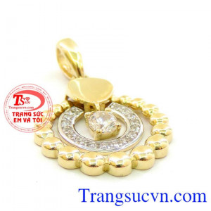 Mặt nữ hào quang rực rỡ