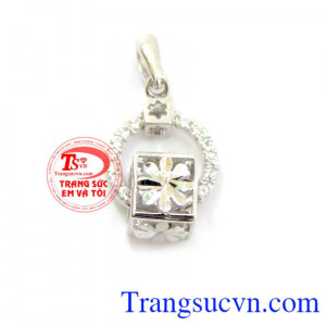 Mặt nữ vàng trắng yêu thương, mặt dây chuyền nhỏ xinh cho phái nữ